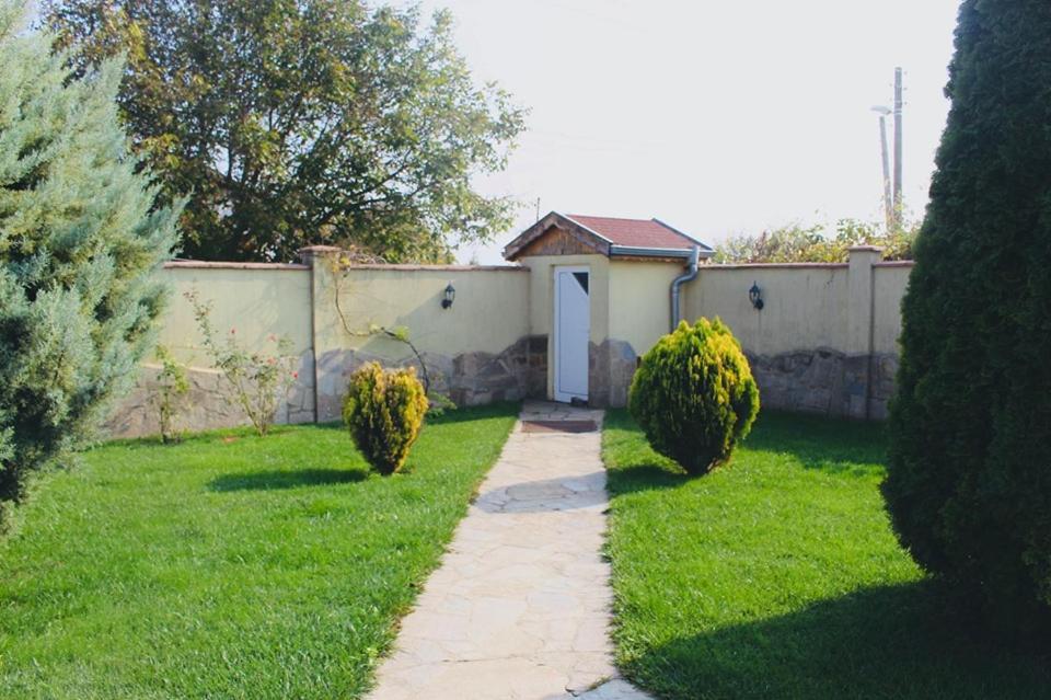 Ezerets Guest House Anita Экстерьер фото