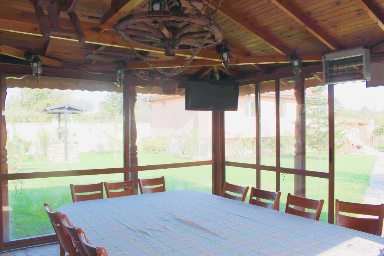 Ezerets Guest House Anita Экстерьер фото